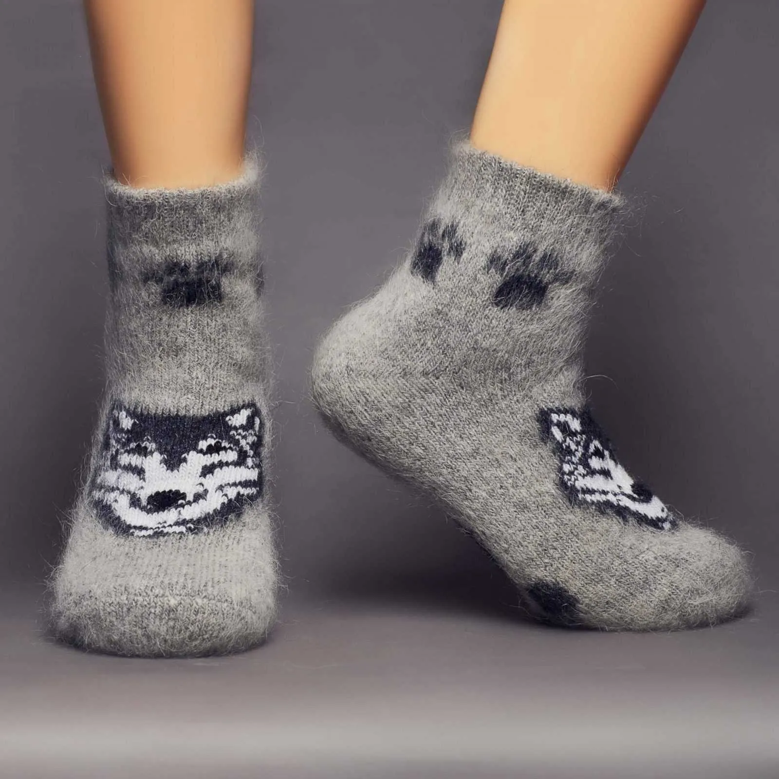 Unisex Lone Wolf Goat Wool Thick Low-Cut Socks