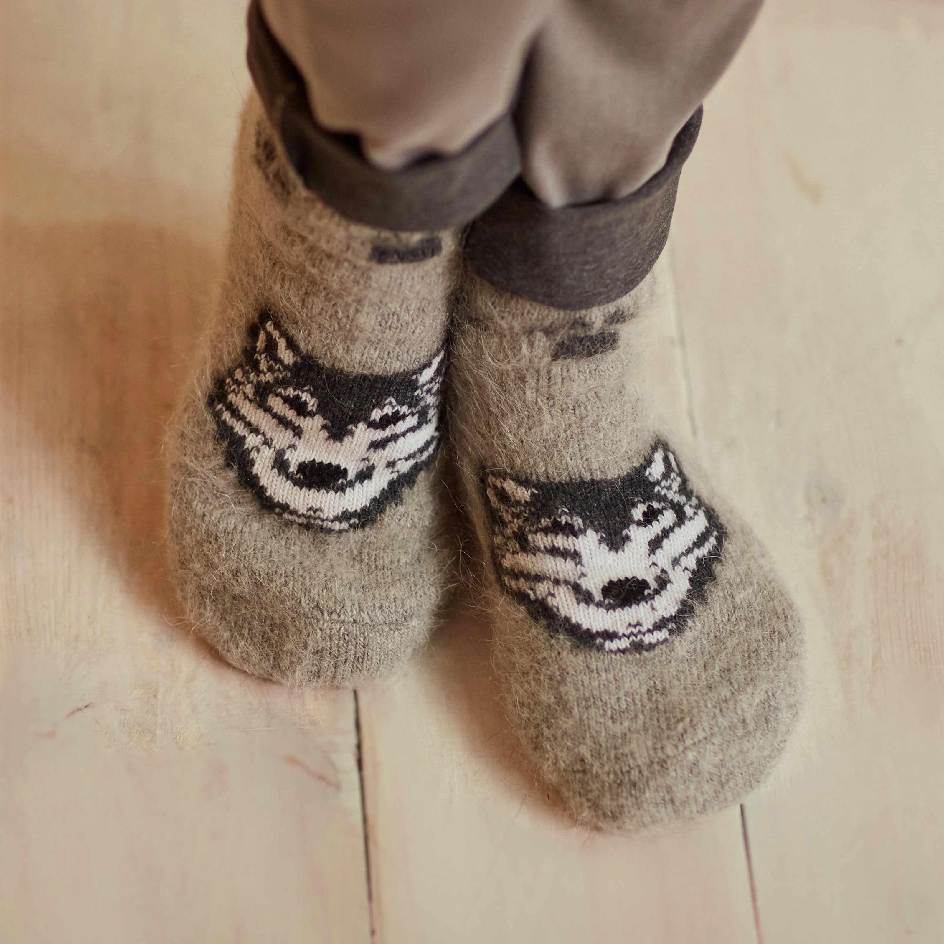 Unisex Lone Wolf Goat Wool Thick Low-Cut Socks